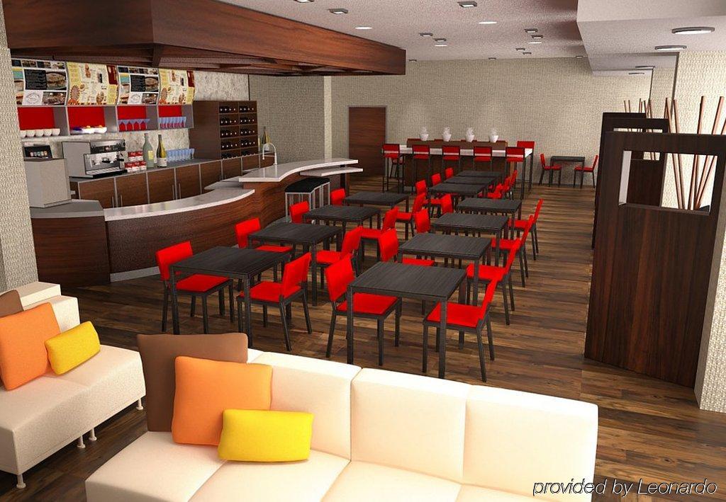 萨尔蒂约万豪万怡酒店 外观 照片